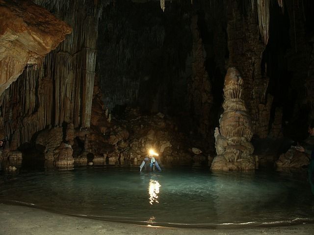 Dive in Mallorca's caves